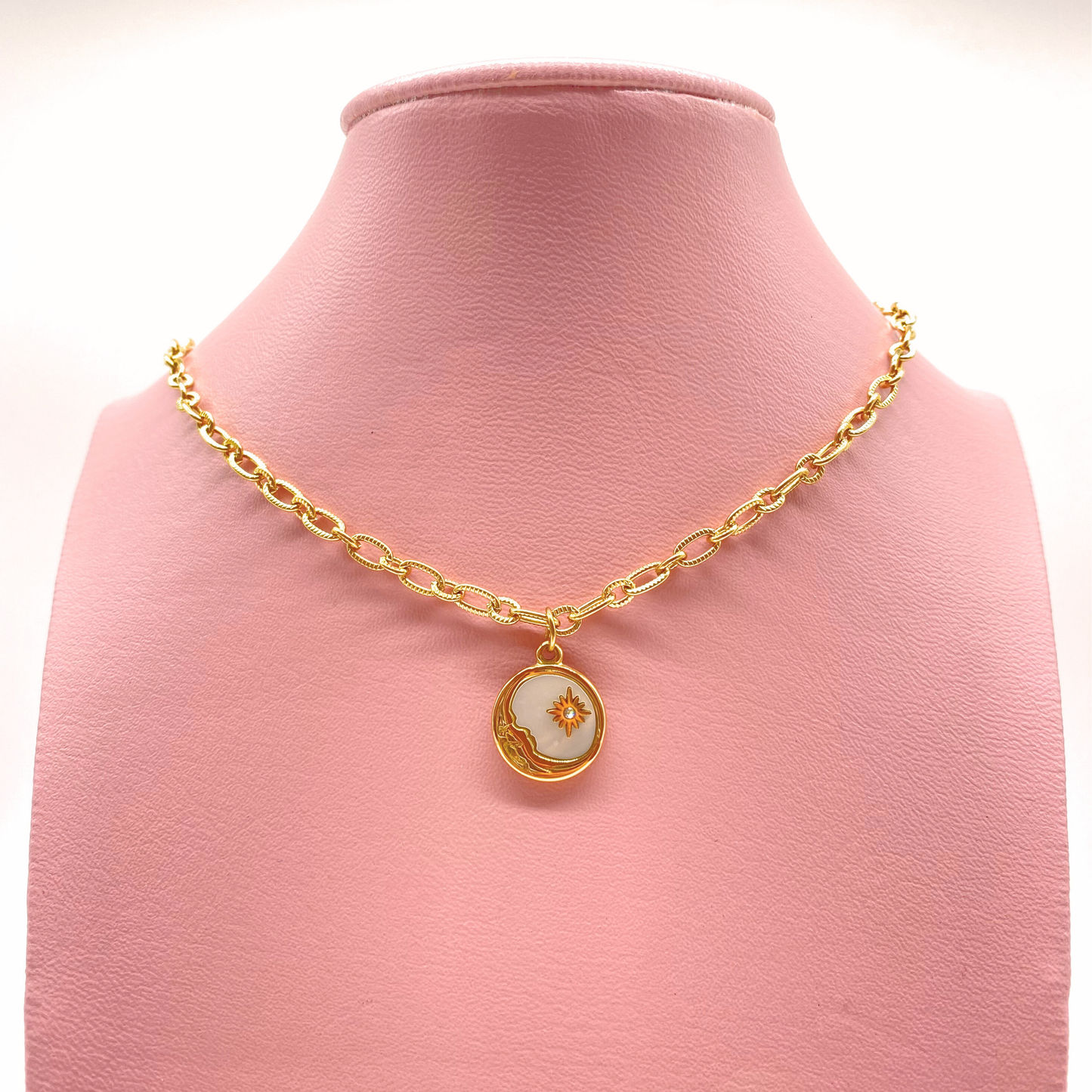 Collar Moon