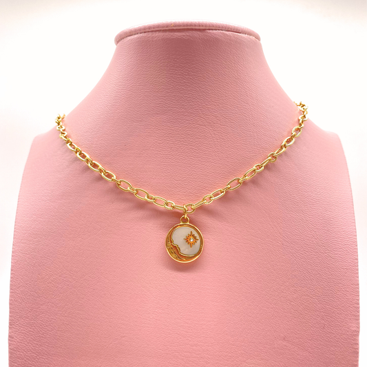 Collar Moon